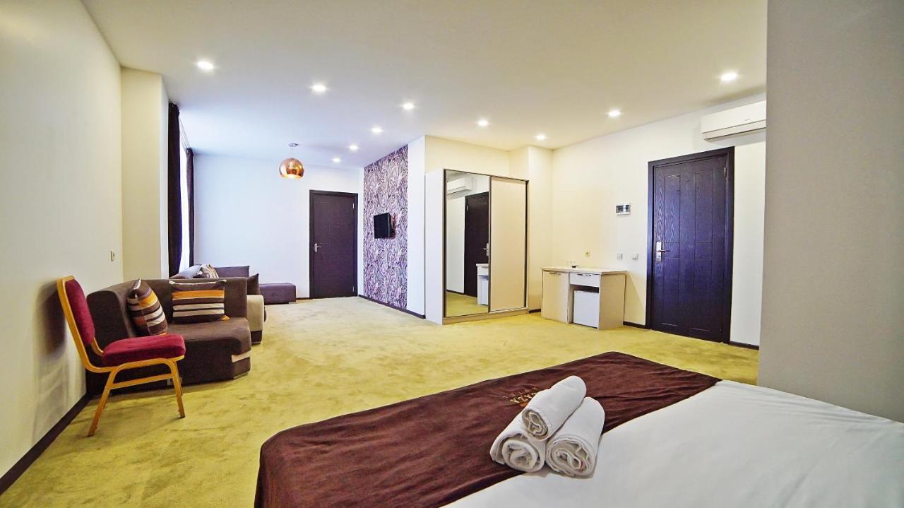 Mardi Plaza Hotel Batumi Exterior foto