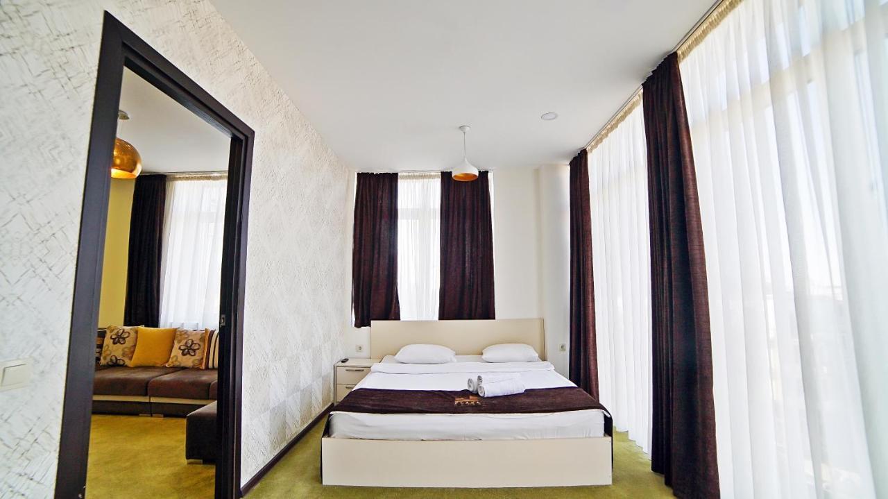 Mardi Plaza Hotel Batumi Exterior foto