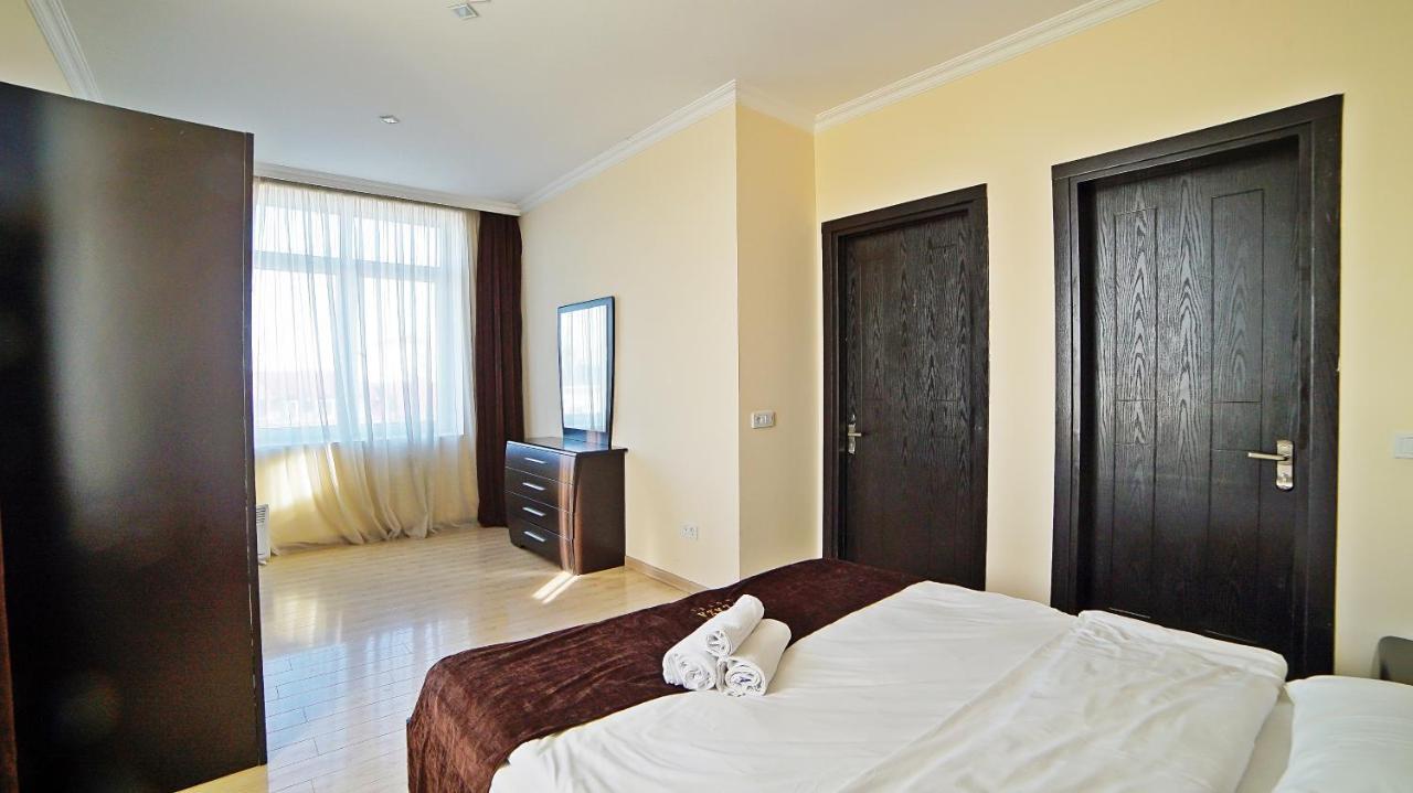 Mardi Plaza Hotel Batumi Exterior foto