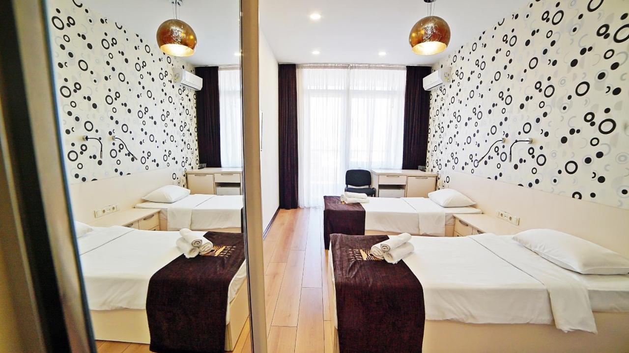 Mardi Plaza Hotel Batumi Exterior foto