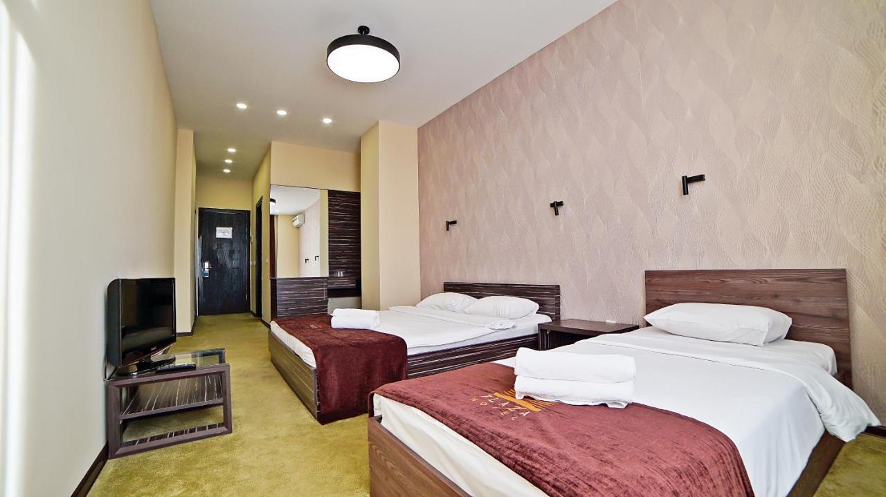 Mardi Plaza Hotel Batumi Exterior foto