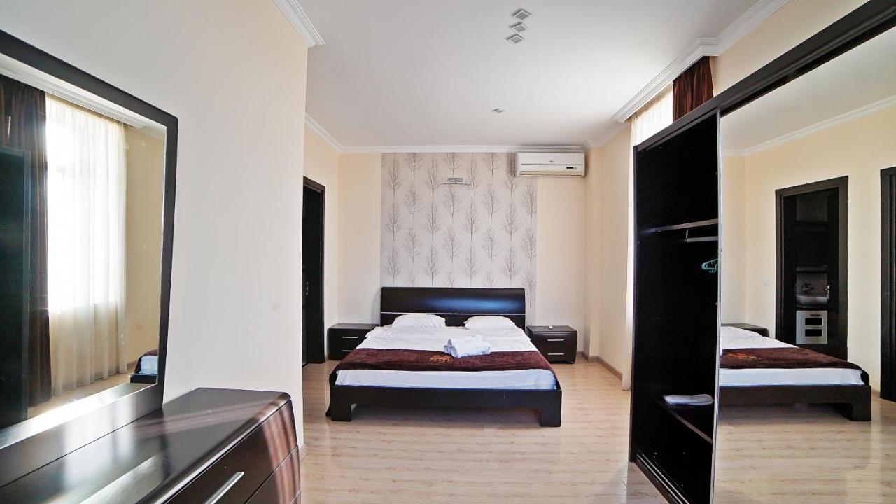 Mardi Plaza Hotel Batumi Exterior foto