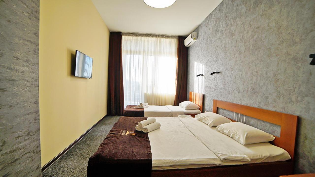 Mardi Plaza Hotel Batumi Exterior foto