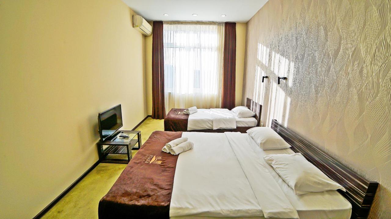 Mardi Plaza Hotel Batumi Exterior foto