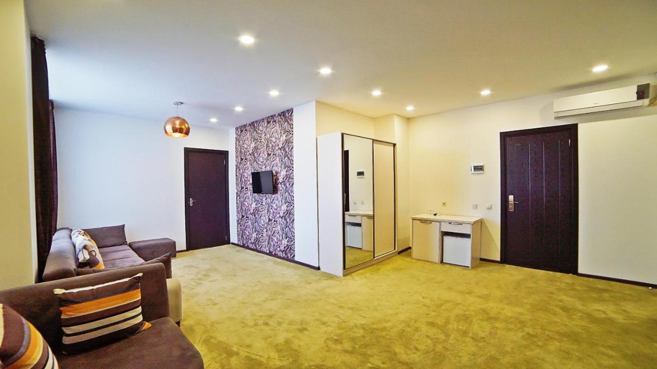 Mardi Plaza Hotel Batumi Exterior foto