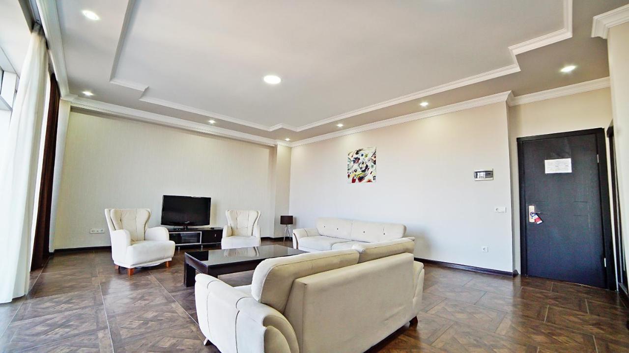 Mardi Plaza Hotel Batumi Exterior foto